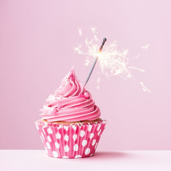 Shooting-photo-smash the cake - seance-photo-smash the cake - photographe anniversaire - cupcake